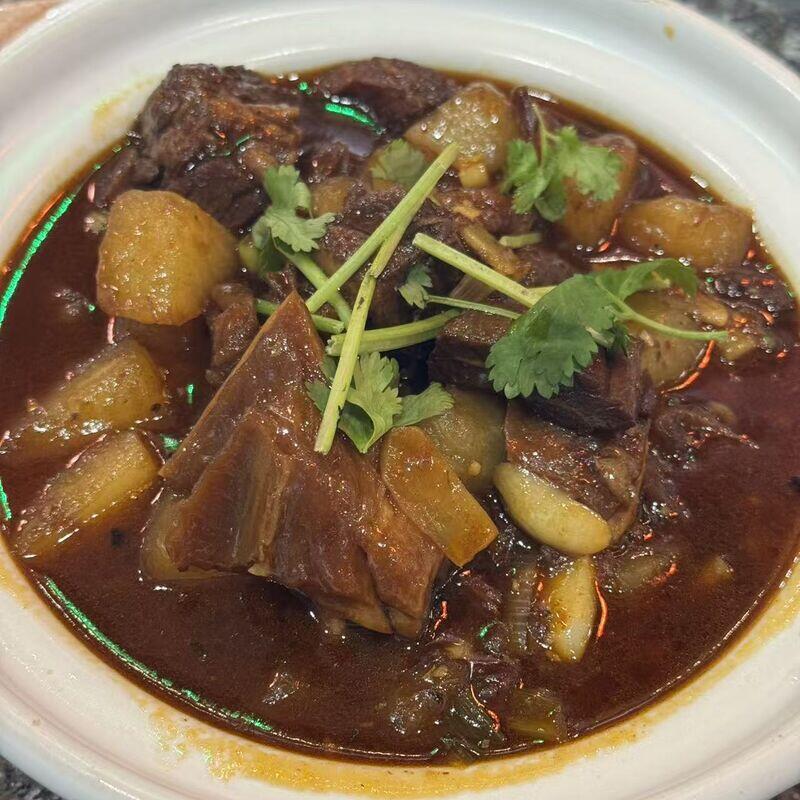 HS16. Braised Beef Brisket